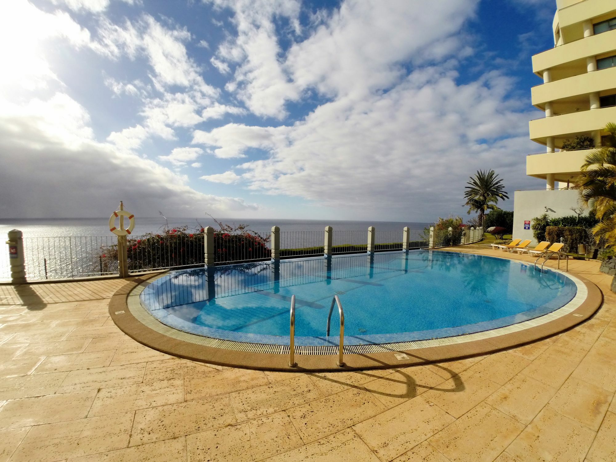 Finest Rentals - Beachfront Penthouse Funchal  Buitenkant foto