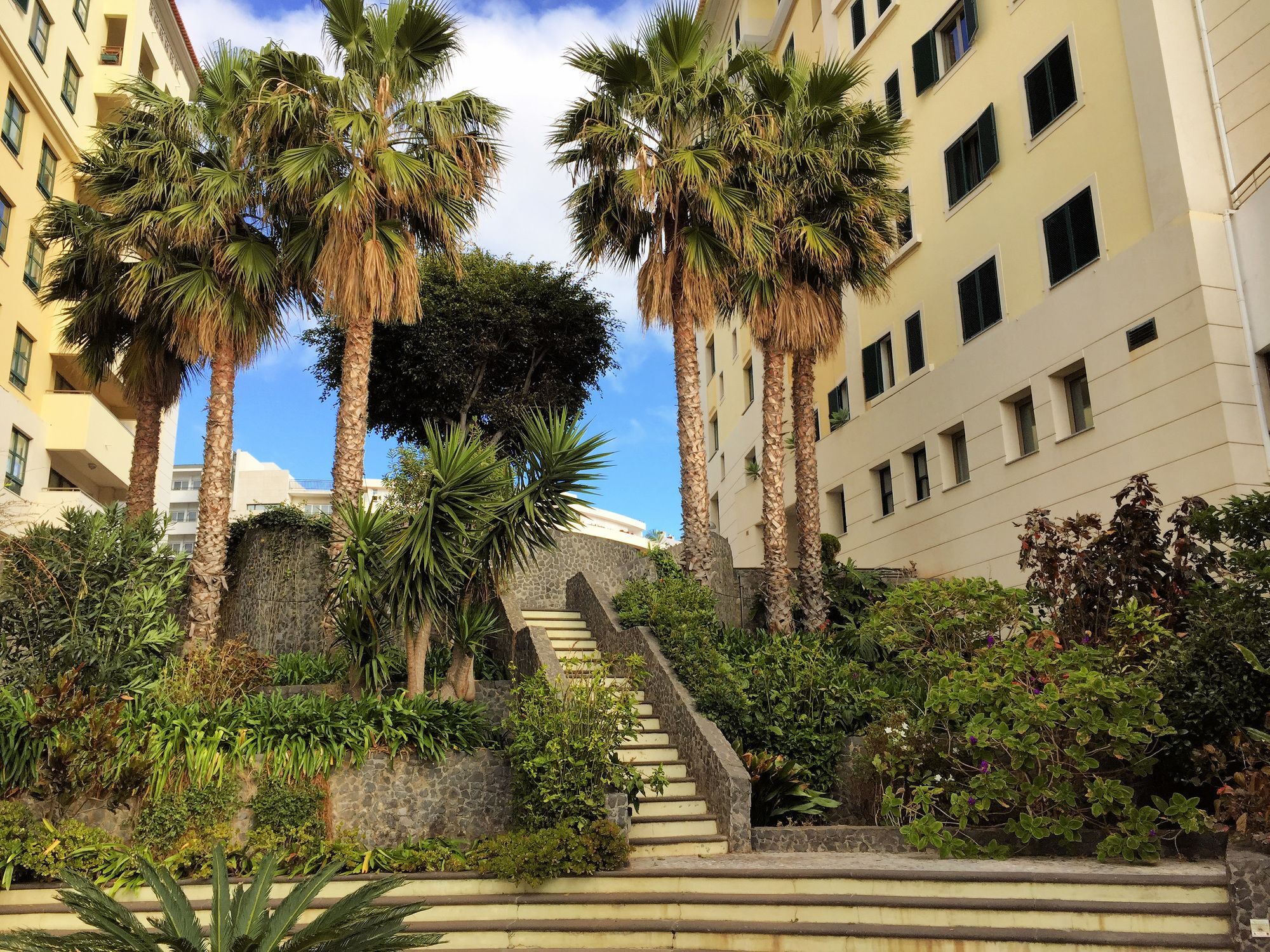 Finest Rentals - Beachfront Penthouse Funchal  Buitenkant foto